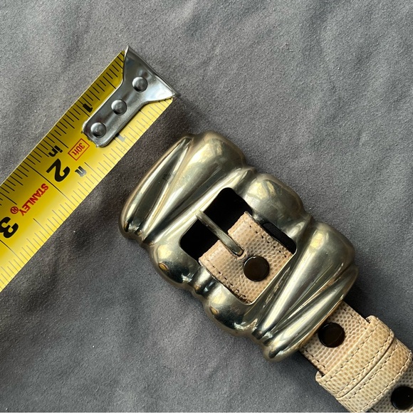 Vintage 80s Jeff Deegan Designs Tan & Cream Lizard Women’s S brass buckle belt - Picture 2 of 9